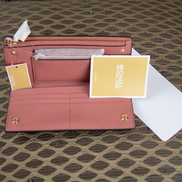 Michael Kors Carryall with ID - Picture 3 of 7